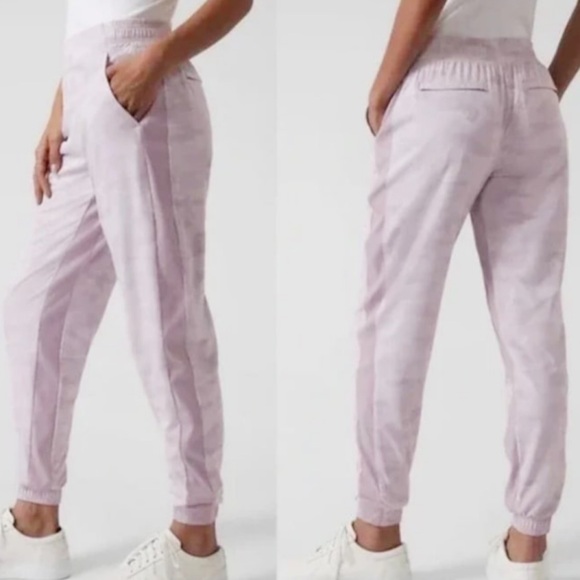 Athleta Pants - ATHLETA Brooklyn blush pink lined camo print jogger sweatpants size 4